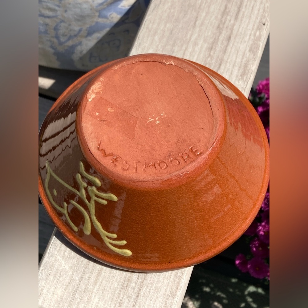 Vintage Westmoore Pottery Redware Ceramic Deep Dish Bowl with Yellow Bird Design - Picture 3 of 10